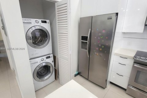 Copropriété à louer à Miami, Floride: 1 chambre, 49.24 m2 № 2029629 - photo 13