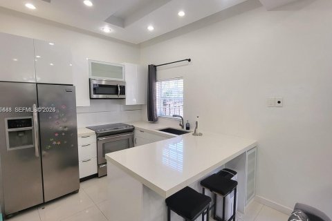 Copropriété à louer à Miami, Floride: 1 chambre, 49.24 m2 № 2029629 - photo 8