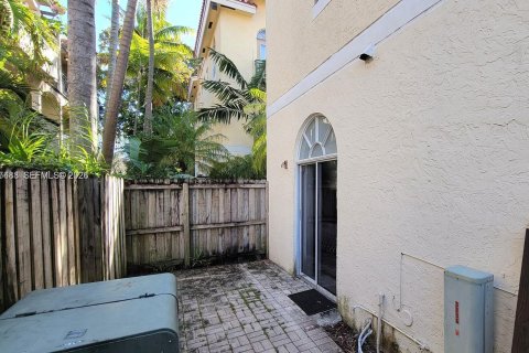 Copropriété à louer à Miami, Floride: 1 chambre, 49.24 m2 № 2029629 - photo 12