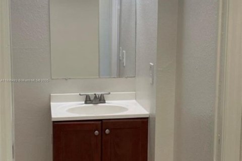 Condominio en alquiler en Homestead, Florida, 2 dormitorios, 84.91 m2 № 1943362 - foto 9