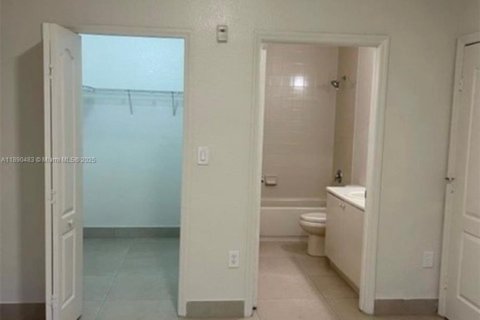 Condominio en alquiler en Homestead, Florida, 2 dormitorios, 84.91 m2 № 1943362 - foto 6