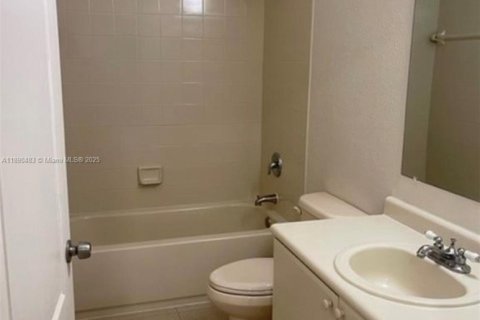 Condominio en alquiler en Homestead, Florida, 2 dormitorios, 84.91 m2 № 1943362 - foto 7