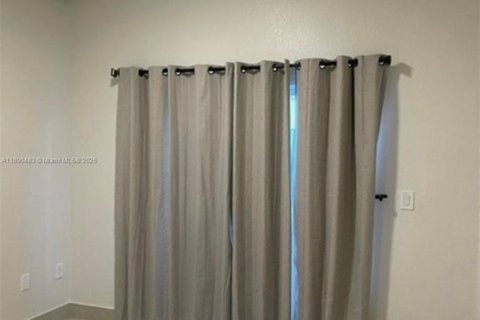 Condominio en alquiler en Homestead, Florida, 2 dormitorios, 84.91 m2 № 1943362 - foto 5