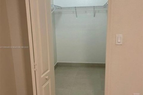 Condominio en alquiler en Homestead, Florida, 2 dormitorios, 84.91 m2 № 1943362 - foto 8