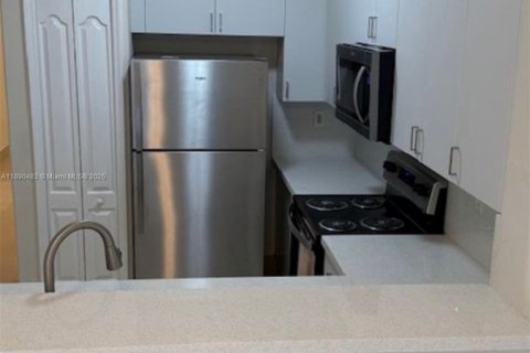 Condominio en alquiler en Homestead, Florida, 2 dormitorios, 84.91 m2 № 1943362 - foto 3