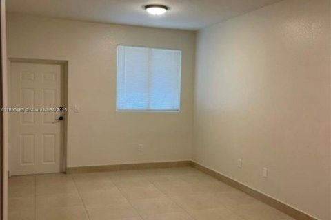 Condominio en alquiler en Homestead, Florida, 2 dormitorios, 84.91 m2 № 1943362 - foto 1