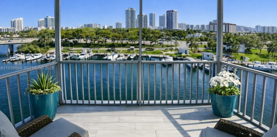 Condo in Hallandale Beach, Florida, 1 bedroom № 2054530