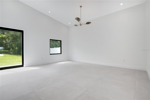 House in Winter Park, Florida 4 bedrooms, 344.67 sq.m. № 1846541 - photo 15