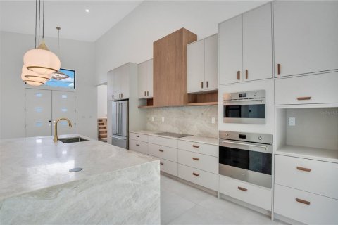 House in Winter Park, Florida 4 bedrooms, 344.67 sq.m. № 1846541 - photo 8