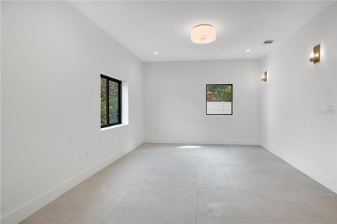 House in Winter Park, Florida 4 bedrooms, 344.67 sq.m. № 1846541 - photo 19