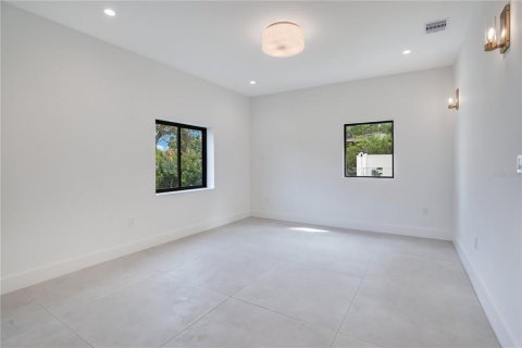 House in Winter Park, Florida 4 bedrooms, 344.67 sq.m. № 1846541 - photo 20
