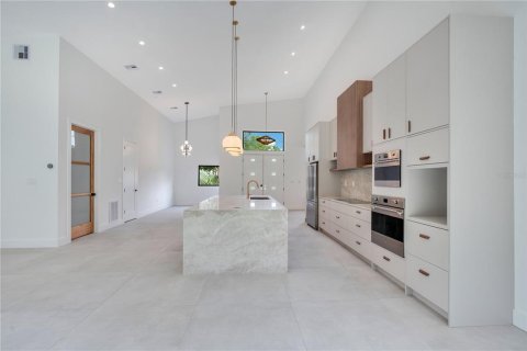 House in Winter Park, Florida 4 bedrooms, 344.67 sq.m. № 1846541 - photo 7