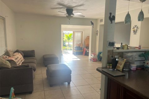 Villa ou maison à vendre à Port Charlotte, Floride: 3 chambres, 115.94 m2 № 1637700 - photo 4