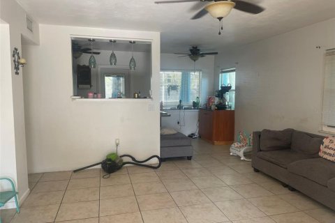 Villa ou maison à vendre à Port Charlotte, Floride: 3 chambres, 115.94 m2 № 1637700 - photo 6