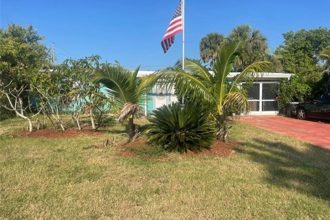 Villa ou maison à vendre à Port Charlotte, Floride: 3 chambres, 115.94 m2 № 1637700 - photo 2