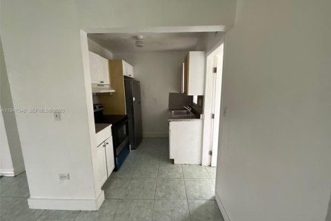 Снять в аренду виллу или дом в Норт-Майами, Флорида 4 спальни, 129.32м2, № 2003648 - фото 19