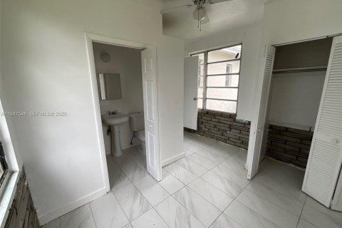 Снять в аренду виллу или дом в Норт-Майами, Флорида 4 спальни, 129.32м2, № 2003648 - фото 14