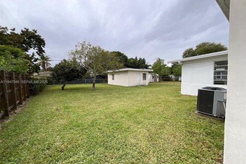 Снять в аренду виллу или дом в Норт-Майами, Флорида 4 спальни, 129.32м2, № 2003648 - фото 6