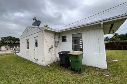 Снять в аренду виллу или дом в Норт-Майами, Флорида 4 спальни, 129.32м2, № 2003648 - фото 5