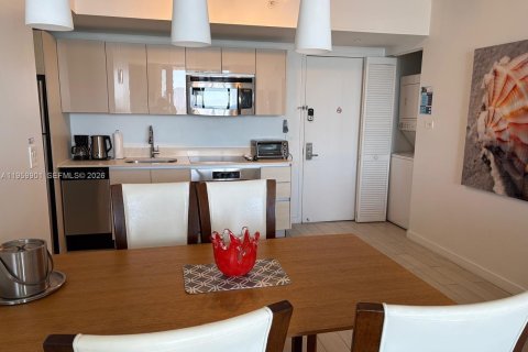 Condominio en venta en Hallandale Beach, Florida, 2 dormitorios, 94.76 m2 № 2031763 - foto 9