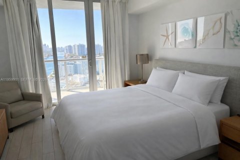 Condominio en venta en Hallandale Beach, Florida, 2 dormitorios, 94.76 m2 № 2031763 - foto 11
