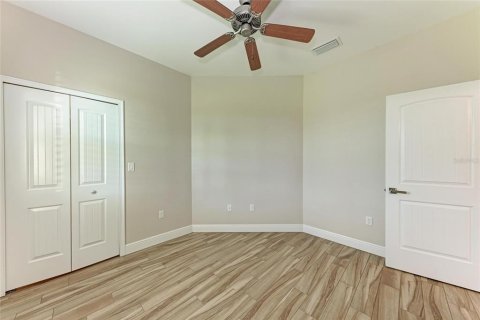 Villa ou maison à vendre à North Port, Floride: 3 chambres, 162.11 m2 № 1902824 - photo 20