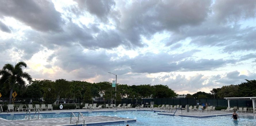 Condominio en Deerfield Beach, Florida, 2 dormitorios № 1207439