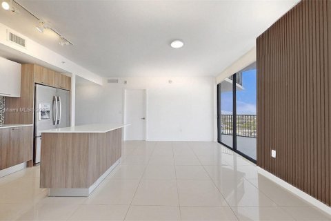 Condo in Doral, Florida, 2 bedrooms  № 1781604 - photo 11