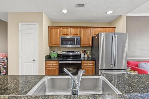 Condo in Tampa, Florida, 2 bedrooms  № 2386262 - photo 11