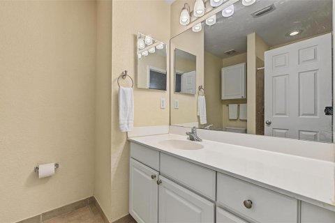 Condo in Tampa, Florida, 2 bedrooms  № 2386262 - photo 21