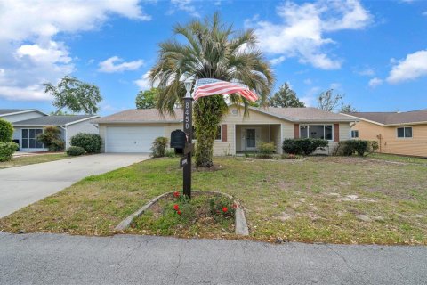 Casa en venta en Ocala, Florida, 3 dormitorios, 156.91 m2 № 1598680 - foto 1