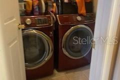 House in Davenport, Florida 4 bedrooms, 178.84 sq.m. № 1649076 - photo 7