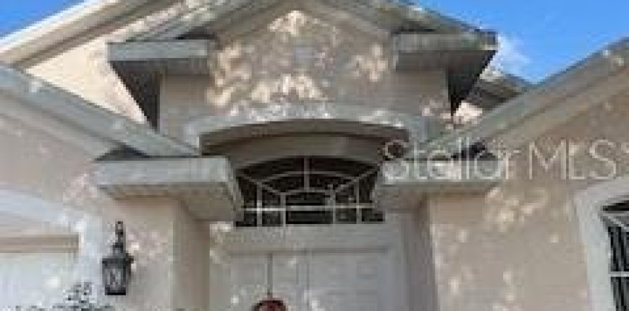 House in Davenport, Florida 4 bedrooms, 178.84 sq.m. № 1649076
