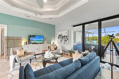 Villa ou maison à vendre à Port Charlotte, Floride: 4 chambres, 201.13 m2 № 2388560 - photo 4