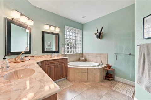 Villa ou maison à vendre à Port Charlotte, Floride: 4 chambres, 201.13 m2 № 2388560 - photo 21