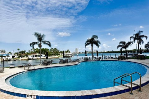 Condominio en venta en Clearwater, Florida, 1 dormitorio, 93.37 m2 № 2197788 - foto 23