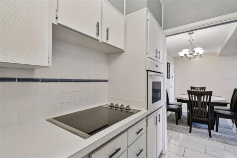 Condominio en venta en Clearwater, Florida, 1 dormitorio, 93.37 m2 № 2197788 - foto 7