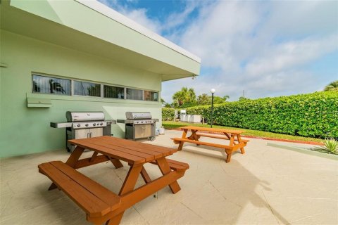 Condominio en venta en Clearwater, Florida, 1 dormitorio, 93.37 m2 № 2197788 - foto 24