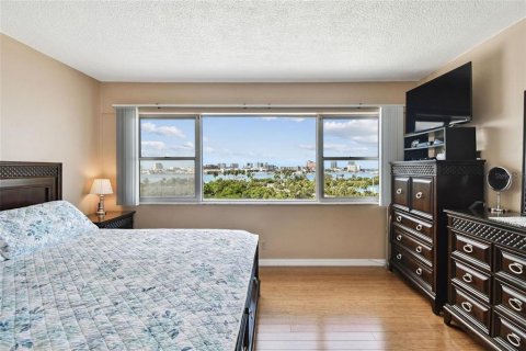 Condominio en venta en Clearwater, Florida, 1 dormitorio, 93.37 m2 № 2197788 - foto 12