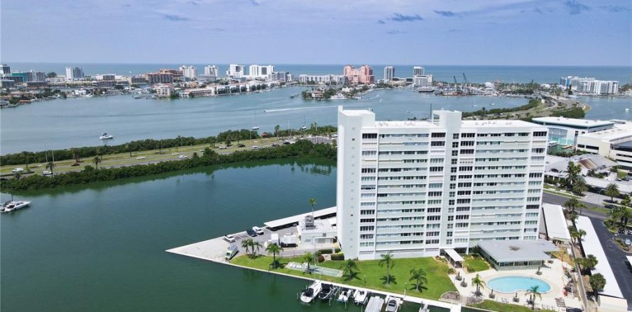 Condominio en Clearwater, Florida, 1 dormitorio  № 2197788