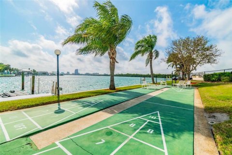 Condominio en venta en Clearwater, Florida, 1 dormitorio, 93.37 m2 № 2197788 - foto 28