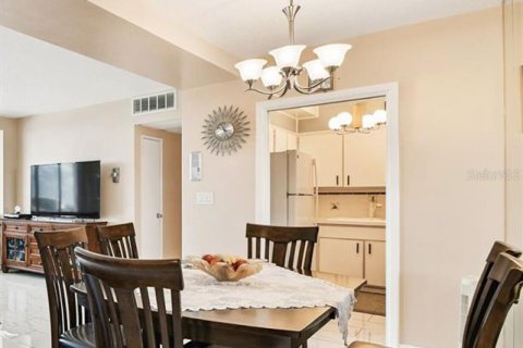 Condominio en venta en Clearwater, Florida, 1 dormitorio, 93.37 m2 № 2197788 - foto 19