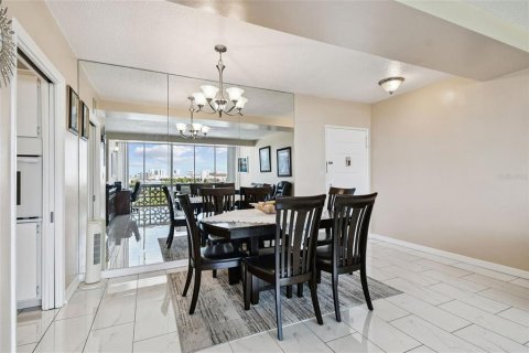 Condominio en venta en Clearwater, Florida, 1 dormitorio, 93.37 m2 № 2197788 - foto 17