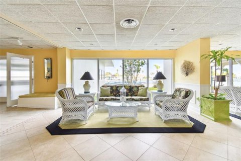Condominio en venta en Clearwater, Florida, 1 dormitorio, 93.37 m2 № 2197788 - foto 30