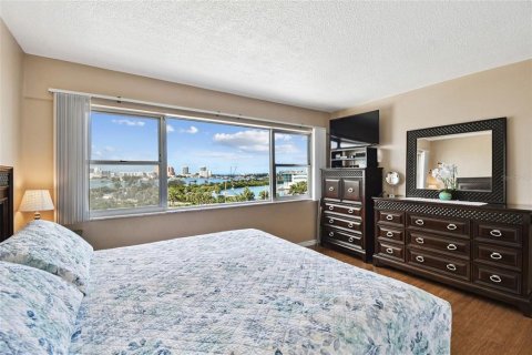 Condominio en venta en Clearwater, Florida, 1 dormitorio, 93.37 m2 № 2197788 - foto 13