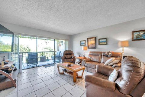 Condo in Tarpon Springs, Florida, 2 bedrooms  № 1856413 - photo 6