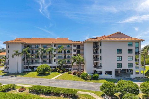 Copropriété à vendre à Tarpon Springs, Floride: 2 chambres, 106.84 m2 № 1856413 - photo 1