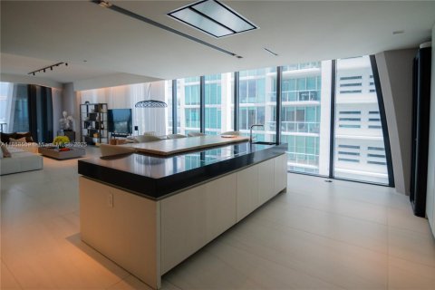 Condo in Miami, Florida, 4 bedrooms  № 1882117 - photo 26