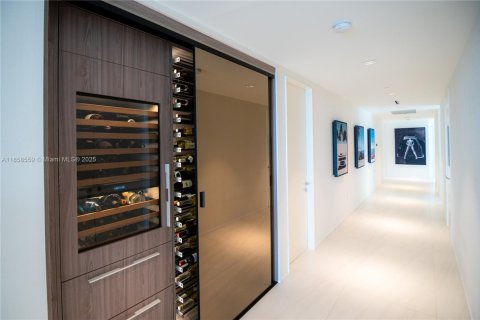 Condo in Miami, Florida, 4 bedrooms  № 1882117 - photo 21