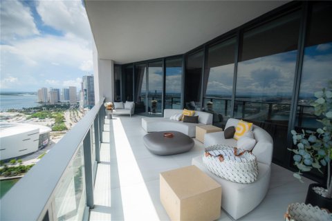 Condo in Miami, Florida, 4 bedrooms  № 1882117 - photo 9